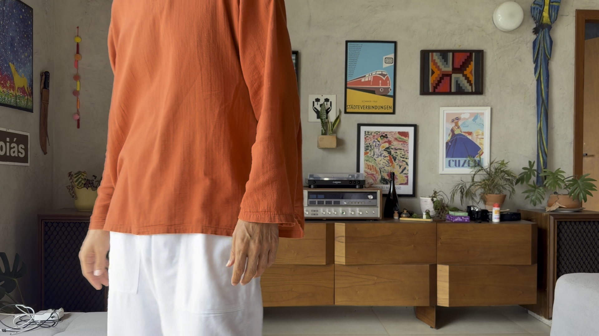 Wrist and sleeve detail